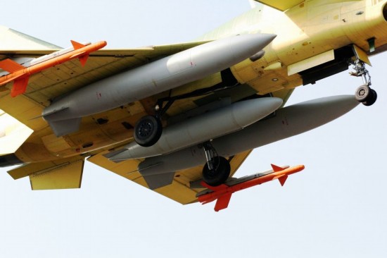 殲-10戰(zhàn)斗機翱翔天際的巡邏使命，殲-10戰(zhàn)斗機，天際巡邏的使命榮耀