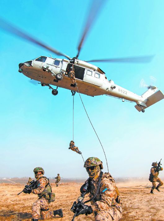 空降兵第15軍43師，榮耀與擔當，空降兵第15軍43師，榮耀與擔當?shù)膽?zhàn)場傳奇