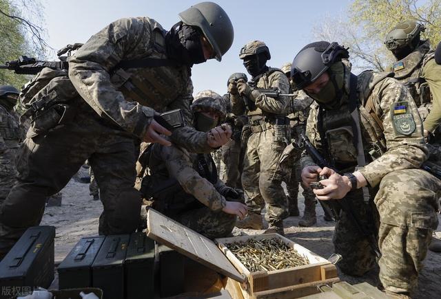 俄軍高效作戰(zhàn)，一天一夜消滅烏軍近千，俄軍高效作戰(zhàn)，一天一夜消滅烏軍近千精銳部隊(duì)