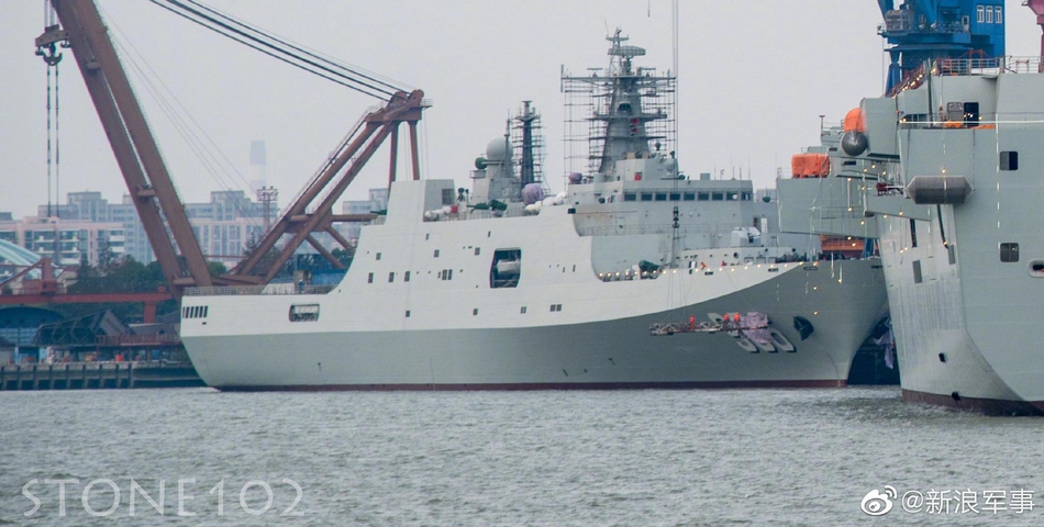 關(guān)于武漢艦船制造基地的071船塢，多少艘艦艇的輝煌成就？，武漢艦船制造基地071船塢，輝煌成就見證多少艦艇榮耀？