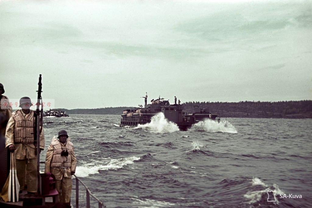 西北風(fēng)兩棲攻擊艦內(nèi)部，揭示其強(qiáng)大的戰(zhàn)斗能力與多功能性，揭秘西北風(fēng)兩棲攻擊艦，強(qiáng)大戰(zhàn)斗能力與多功能性的完美結(jié)合