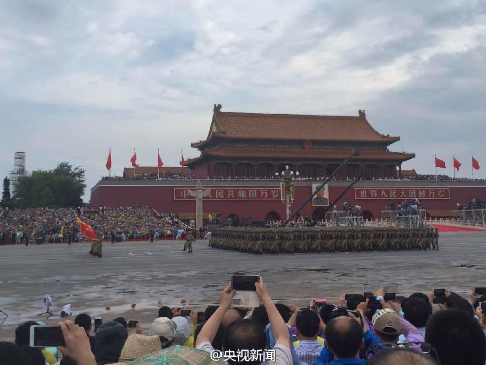 紀(jì)念抗戰(zhàn)勝利日，回顧大閱兵中的榮耀與力量——銘記歷史，展望未來，紀(jì)念抗戰(zhàn)勝利日，大閱兵展現(xiàn)榮耀與力量——?dú)v史記憶與未來展望