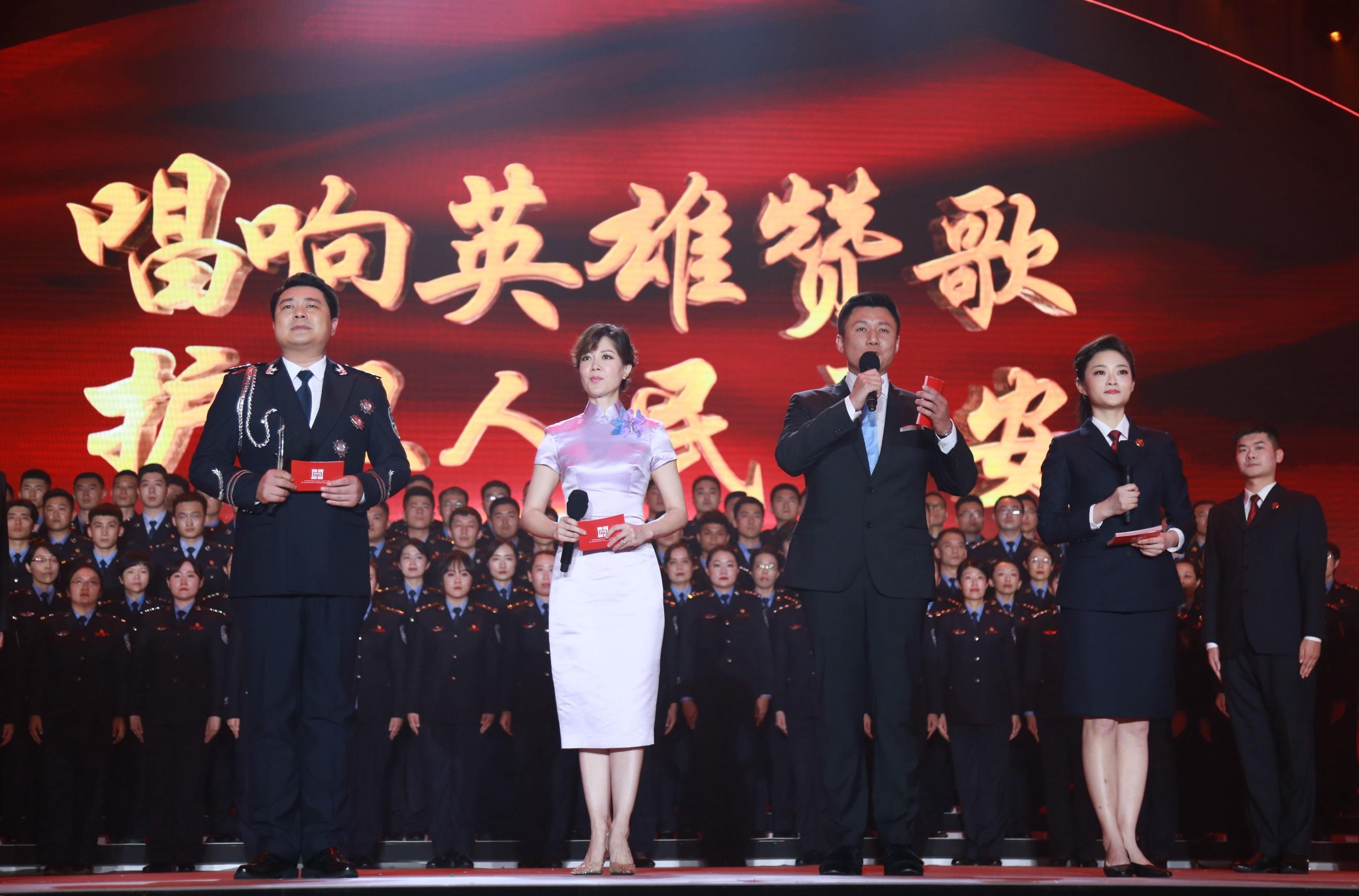 軍事節(jié)目主持人的角色塑造與魅力展現(xiàn)——以一位男主持人為例，軍事節(jié)目男主持人的角色塑造與魅力展現(xiàn)分析