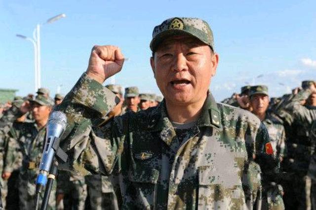集團(tuán)軍與軍長，軍事組織結(jié)構(gòu)的解析，軍事組織結(jié)構(gòu)解析，集團(tuán)軍與軍長的角色與職責(zé)探討