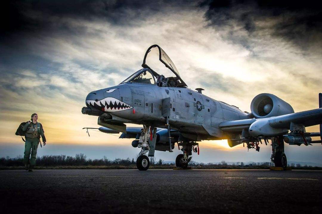 A-10攻擊機(jī)，傳奇戰(zhàn)機(jī)的黃昏，2024年退役的展望，A-10攻擊機(jī)，傳奇戰(zhàn)機(jī)的黃昏與未來(lái)退役展望