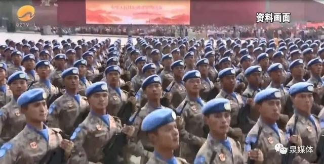 閱兵方陣中的璀璨明珠，女少將的風(fēng)采，閱兵方陣中的璀璨明珠，女少將的風(fēng)采展現(xiàn)