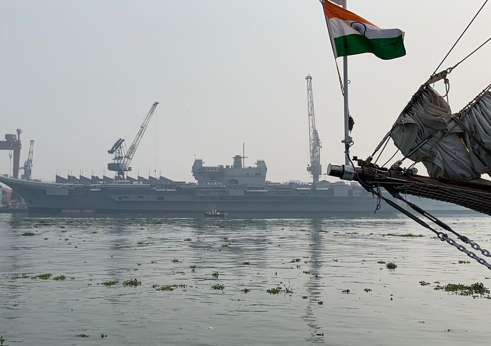 中國第一艘航母的誕生與歷程，歷史性的里程碑，中國首艘航母誕生歷程，歷史性里程碑的里程碑