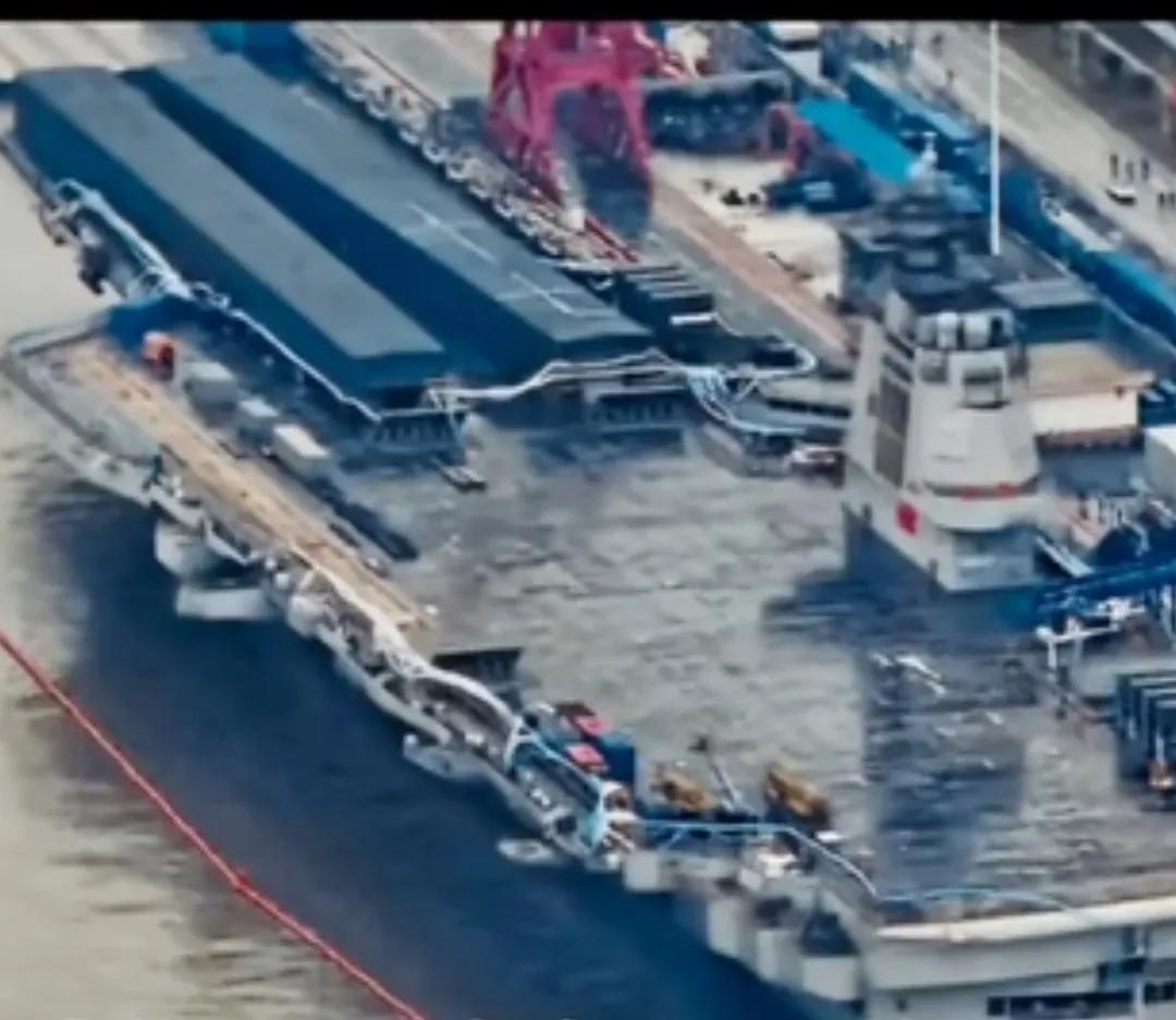 中國第一艘航母的建成，歷史回顧與意義深遠，中國首艘航母的建成，歷史回顧與深遠意義